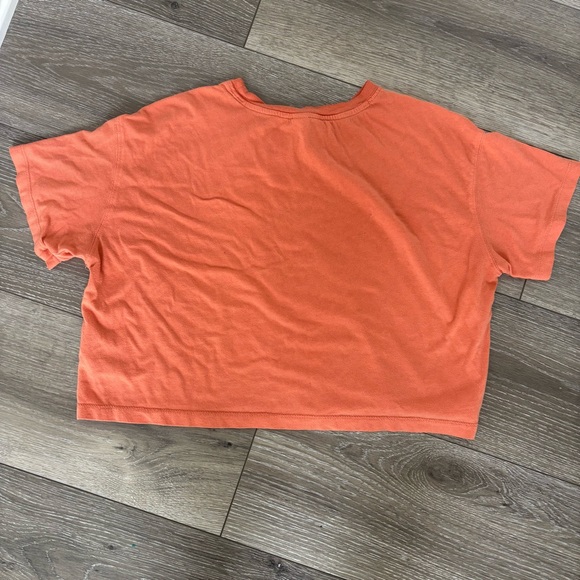 Old Navy - Orange Shirt: Canadian Burnt Orange Graphic Tee - size XS (cropped) - Picture 4 of 4